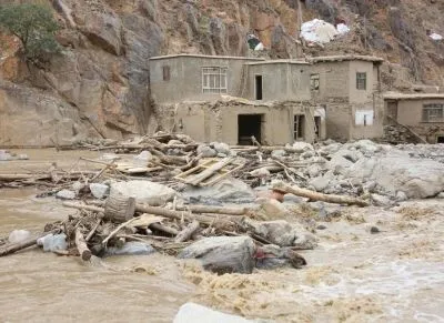 अफगानिस्तान में अचानक आई बाढ़ में 20 लोगों की मौत, 100 से ज्यादा लापता अफगानिस्तान में अचानक आई बाढ़ में 20 लोगों की मौत, 100 से ज्यादा लापता