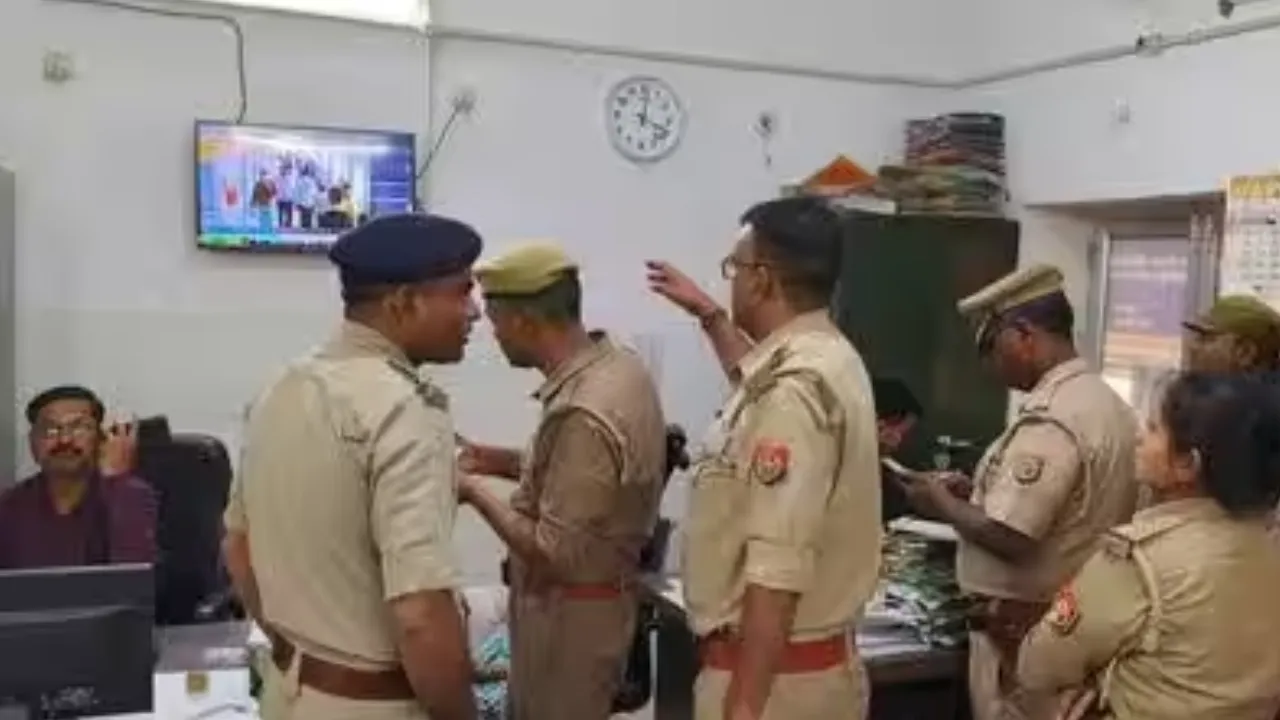 The lover in Mahoba against whom the allegation was made