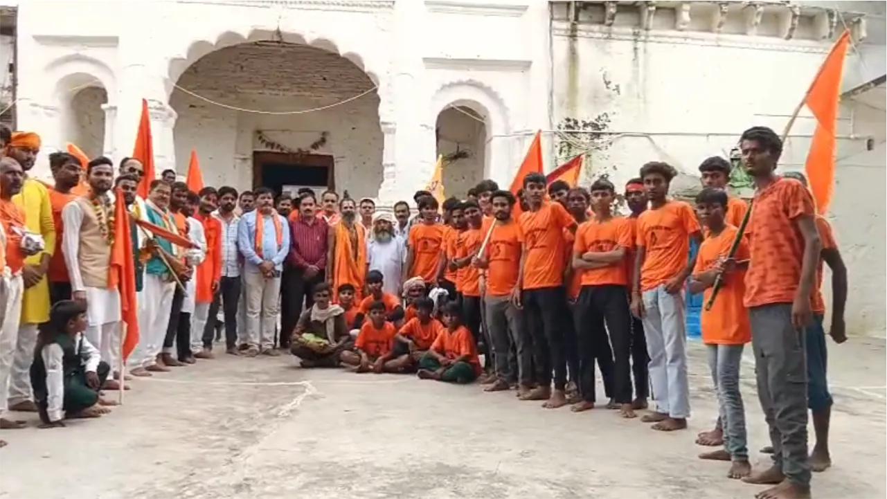 गुनौर में गूंजा हर-हर महादेव, अलख निरंजन कांवड़ यात्रा का भव्य स्वागत