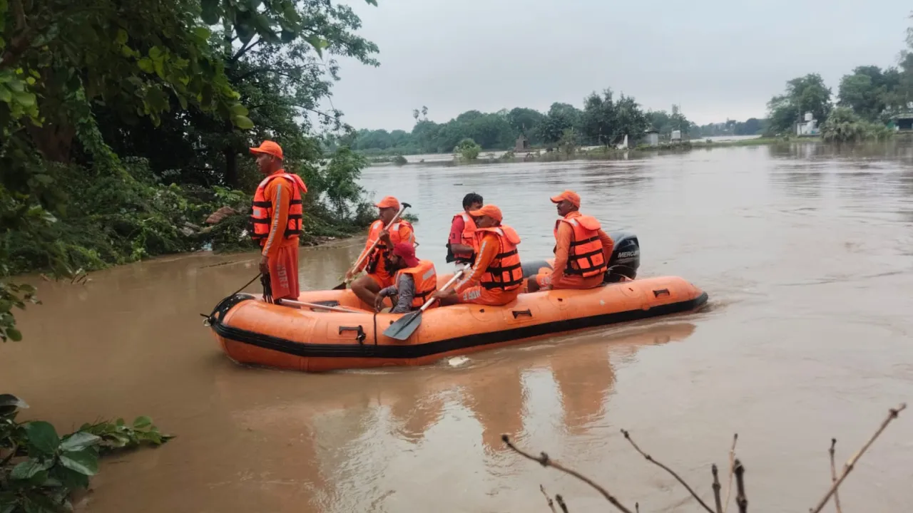 Gujaratsfloodhealthresponse