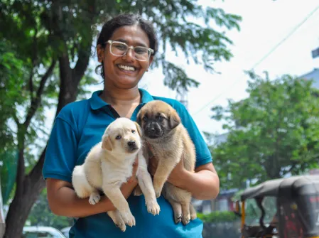 इंसानों के चेहरे पढ़ लेते हैं कुत्ते! डर, गुस्से और उदासी में भी कर सकते हैं फर्क
