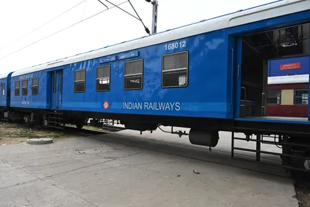 संदिग्ध आचरण और भ्रष्टाचार के आरोप में रेलवे ने 5 ग्रुप 'ए' अधिकारियों को समय से पहले किया रिटायर
