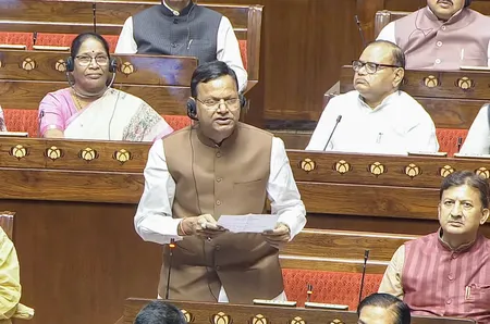 सेबी ने रिटेल निवेशकों का एफएंडओ में नुकसान कम करने के लिए उठाए कदम, वित्त वर्ष 26 में 18 प्रतिशत की आई कमी : केंद्र