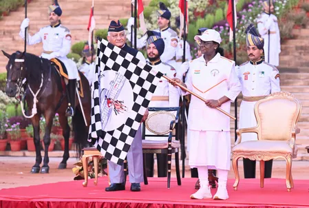दिल्ली में राष्ट्रपति मुर्मु ने 'पीबीजी सोल्जरथॉन' को दिखाई हरी झंडी, मांडविया ने एनसीसी साइक्लोथॉन में लिया हिस्सा