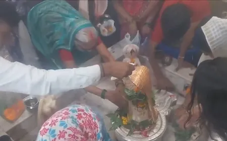 बम-बम भोले के जयघोष के बीच श्रद्धालुओं ने किया जलाभिषेक, दिल्ली से जयपुर तक शिवालयों में भारी उत्साह