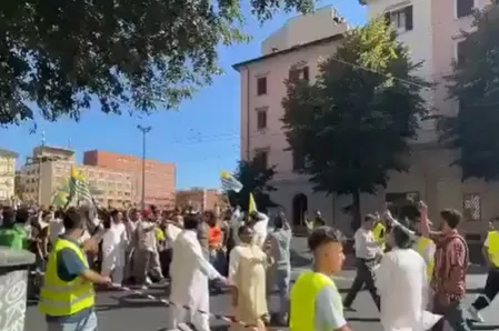 पीओके में पाकिस्तानी सेना के अत्याचारों के खिलाफ इटली में प्रदर्शन, विरोध में निकाला मार्च