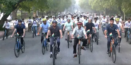 दिल्ली में 'हर घर तिरंगा साइकिल यात्रा', मनसुख मांडविया बोले- साइकिल फिटनेस और प्रदूषण का समाधान