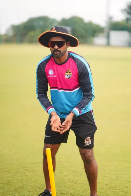 पूर्व तेज गेंदबाज विनय कुमार कर्नाटक की सीनियर पुरुष टीम के हेड कोच नियुक्त पूर्व तेज गेंदबाज विनय कुमार कर्नाटक की सीनियर पुरुष टीम के हेड कोच नियुक्त