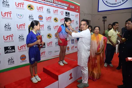 गुजरात के उपमुख्यमंत्री ने टेबल टेनिस विजेताओं को किया सम्मानित, स्पोर्ट्स कॉम्प्लेक्स का भी लिया जायजा गुजरात के उपमुख्यमंत्री ने टेबल टेनिस विजेताओं को किया सम्मानित, स्पोर्ट्स कॉम्प्लेक्स का भी लिया जायजा