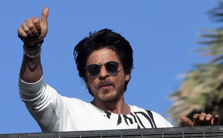 'विमल' के विज्ञापन मामले में एफडीए ने शाहरुख खान, अजय देवगन और टाइगर श्रॉफ को भेजा कारण बताओ नोटिस 'विमल' के विज्ञापन मामले में एफडीए ने शाहरुख खान, अजय देवगन और टाइगर श्रॉफ को भेजा कारण बताओ नोटिस