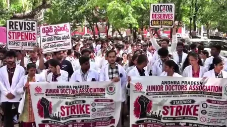 आंध्र प्रदेश: जूनियर डॉक्टरों ने स्टाइपेंड बढ़ाने की मांग को लेकर अपनी हड़ताल तेज की