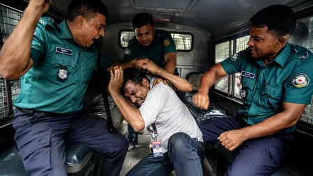 बांग्लादेश में पुलिस ने पत्रकार को पीटा, मानवाधिकार संगठनों ने कार्रवाई की उठाई मांग