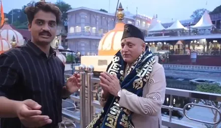 अभिनेता मनोज जोशी ने किए भगवान महाकाल के दर्शन, बोले- देश के युवाओं को प्रचंड शक्ति दें बाबा