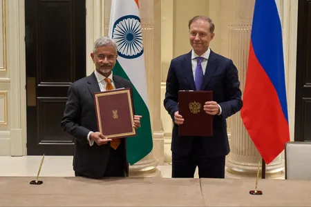 एस जयशंकर और मंटुरोव ने भारत-रूस अंतर-सरकारी आयोग की 27वीं बैठक में अहम दस्तावेज पर किए हस्ताक्षर