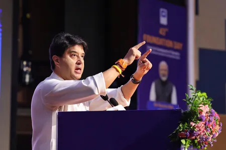 'मेड इन इंडिया' दूरसंचार तकनीकों को दुनिया तक पहुंचाए सी-डॉट, वैश्विक प्रतिस्पर्धा पर दें जोर: सिंधिया