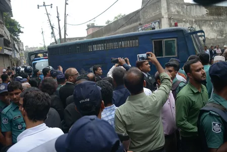 बांग्लादेश जुलाई 2024 विरोध-प्रदर्शन मामला: आईसीटी ने तीन पत्रकारों को भेजा जेल