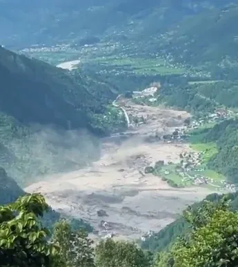 नेपाल: भोटेकोशी बाढ़ में बैंक की 9 शाखाए बहीं, 26 कर्मचारियों से संपर्क नहीं