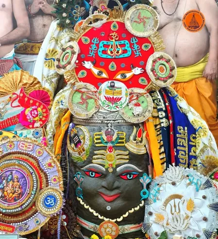 उज्जैन: ब्रह्मांड के राजा महाकाल को अर्पित हुई पहली राखी, लगा सवा लाख लड्डुओं का भोग उज्जैन: ब्रह्मांड के राजा महाकाल को अर्पित हुई पहली राखी, लगा सवा लाख लड्डुओं का भोग