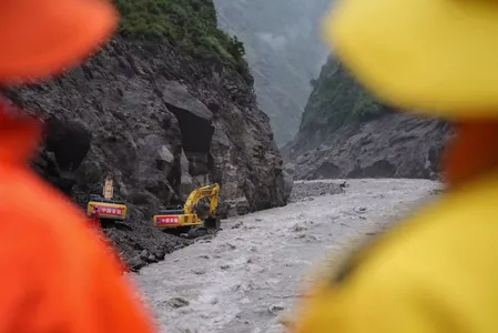 नेपाल त्रासदी के चार दिन: मृतकों की संख्या बढ़ी, आईओएम ने पुनर्वास में मदद का दिया आश्वासन