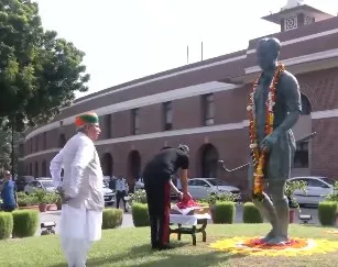राष्ट्रीय खेल दिवस: गृह मंत्री अमित शाह, खेल मंत्री मांडविया, संसदीय कार्य मंत्री रिजिजू ने युवाओं को मेजर ध्यानचंद से प्रेरणा लेने की अपील की राष्ट्रीय खेल दिवस: गृह मंत्री अमित शाह, खेल मंत्री मांडविया, संसदीय कार्य मंत्री रिजिजू ने युवाओं को मेजर ध्यानचंद से प्रेरणा लेने की अपील की