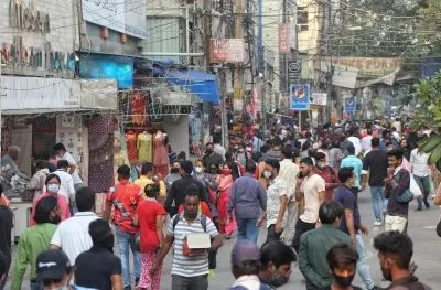 दिल्ली हाईकोर्ट ने करोलबाग में नकली लग्जरी ब्रांड बेचने वाले वेंडर्स के खिलाफ कार्रवाई का दिया आदेश