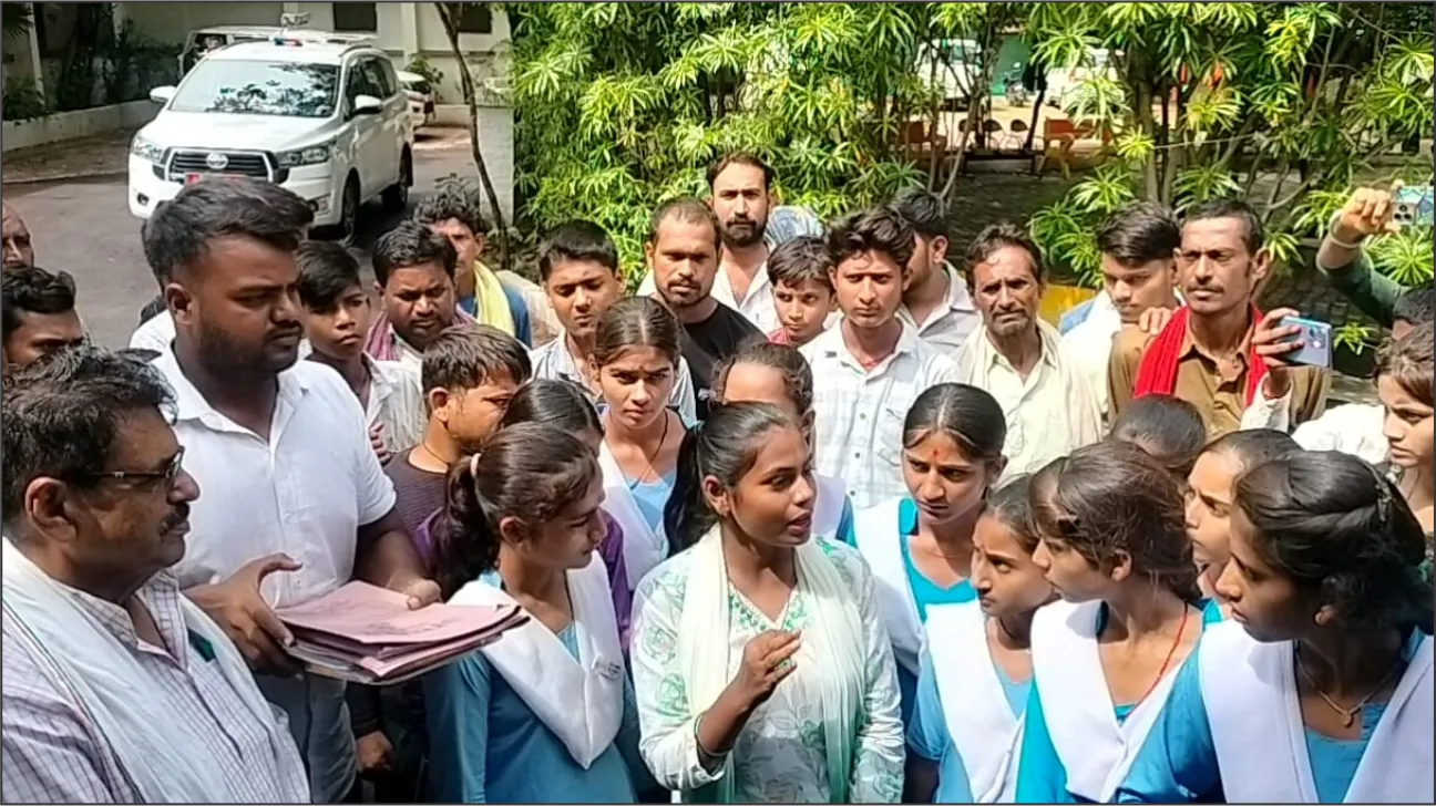 Independence Day protesters