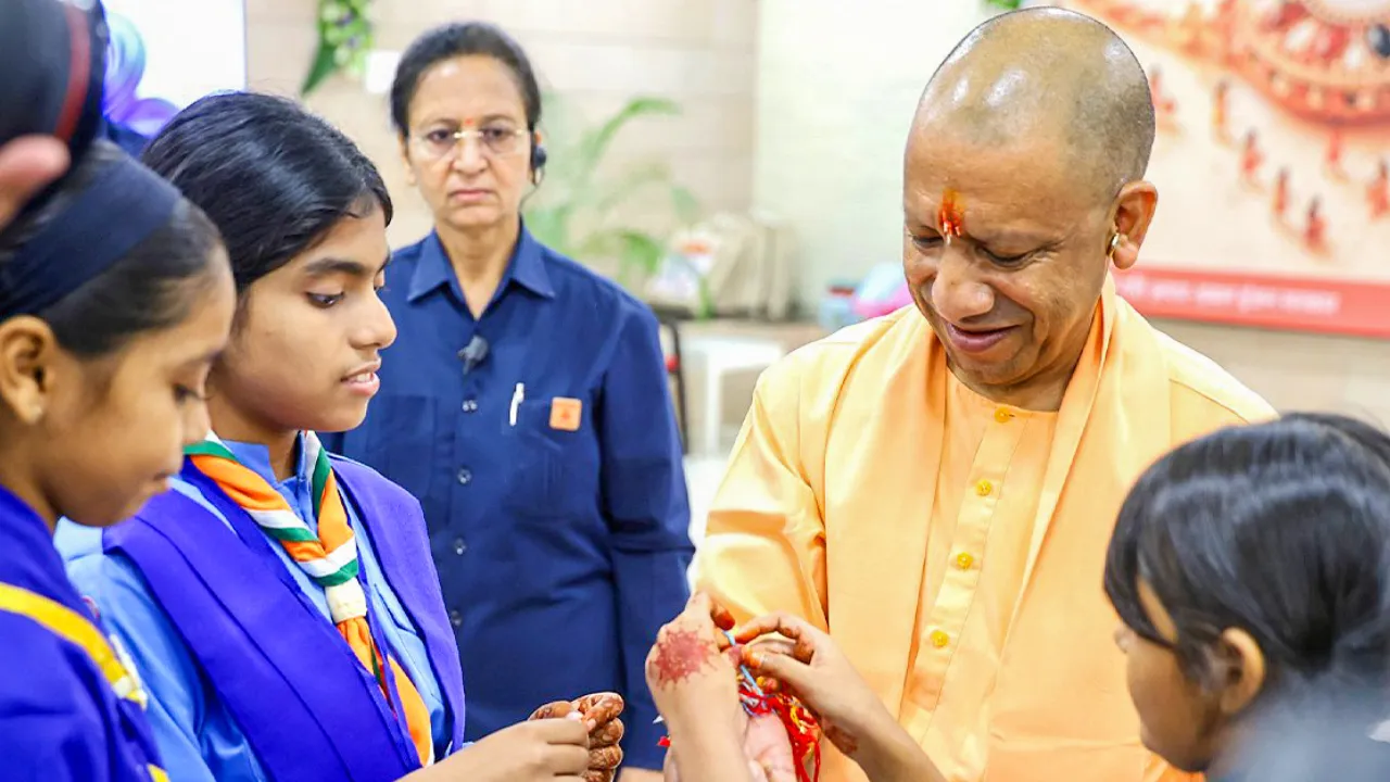 yogiadityanthandschoolgirls