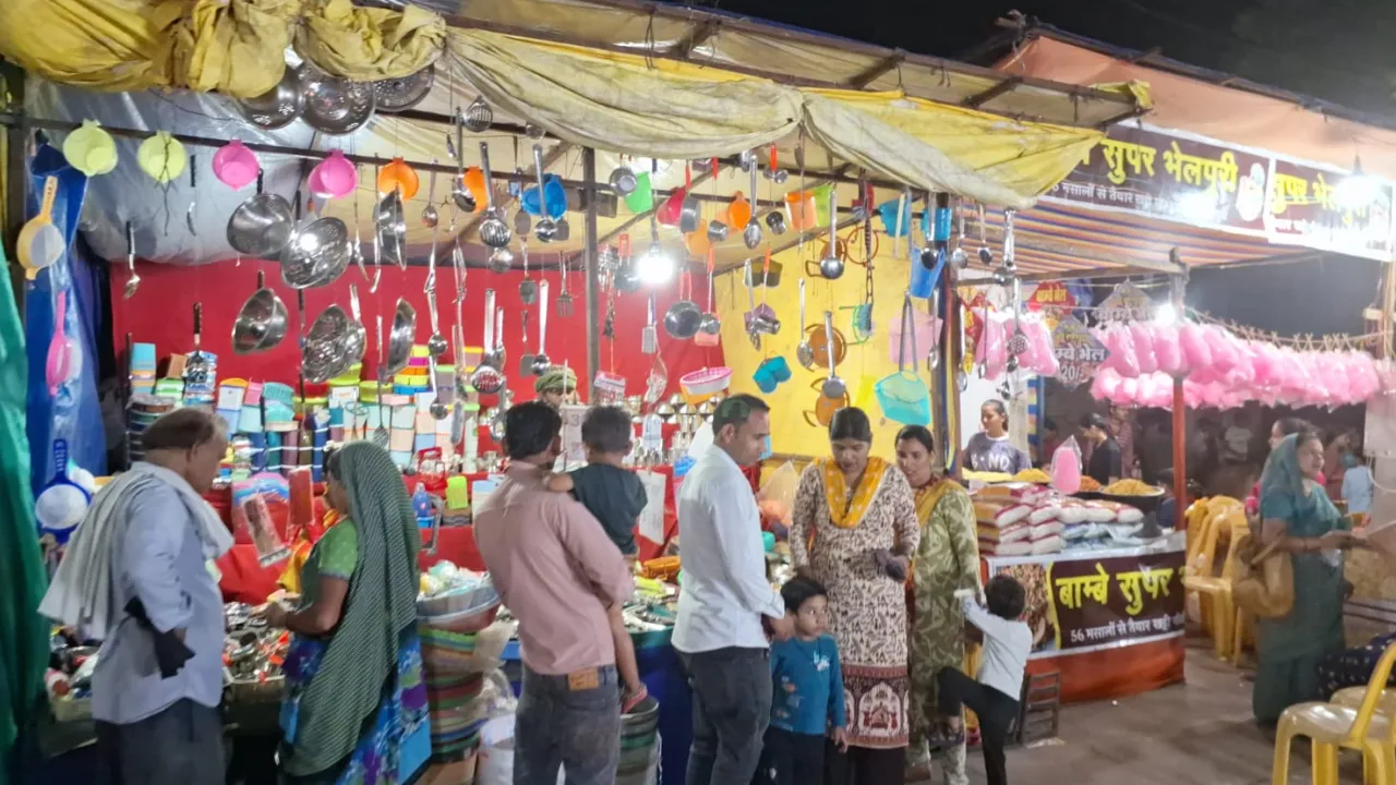 छतरपुर के गल्ला मंडी में 83 वर्षों से जारी है अन्नपूर्णा मेला जलविहार की भव्य परंपरा