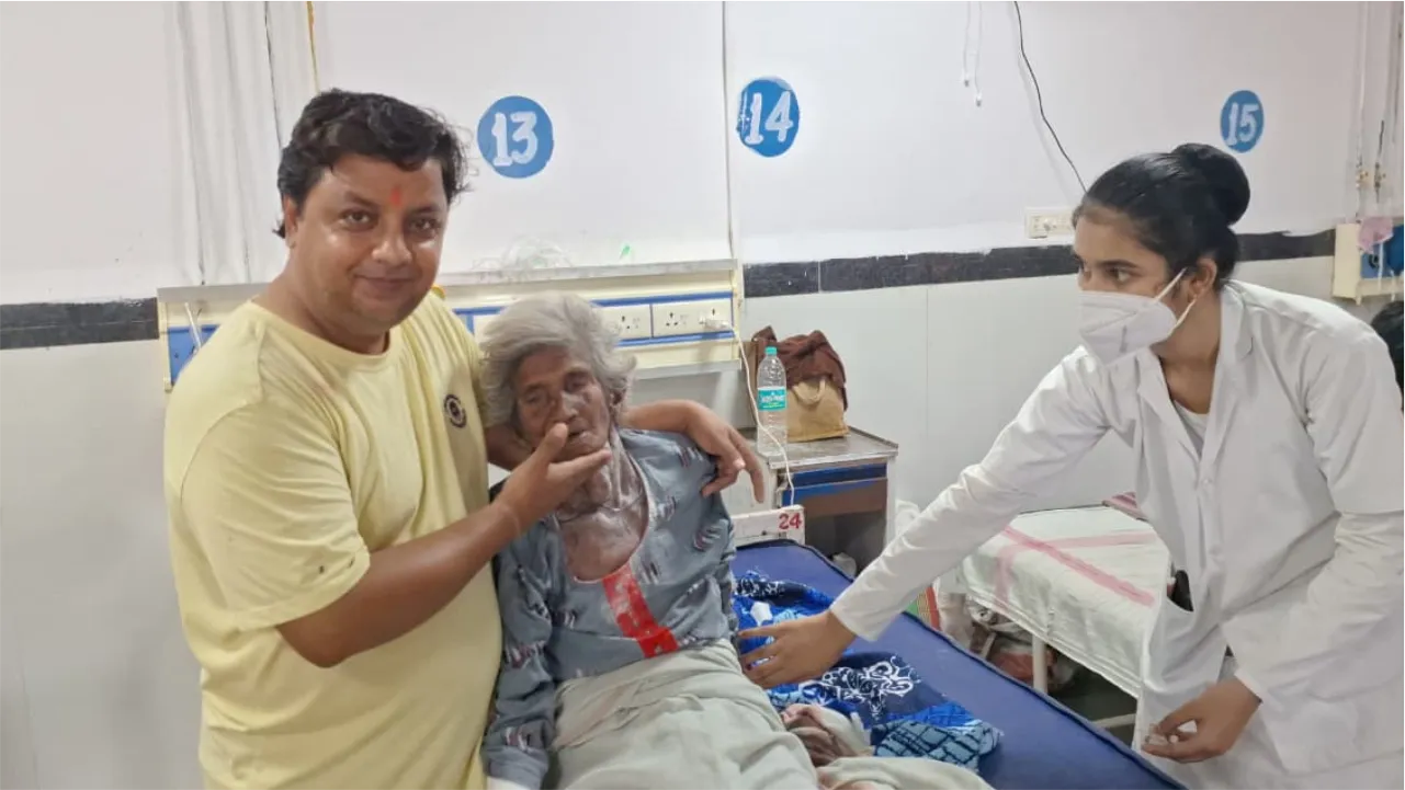 जिला अस्पताल में लावारिस मिली वृद्ध महिला को मिला सहारा, निर्वाना फाउंडेशन ने अपनाया