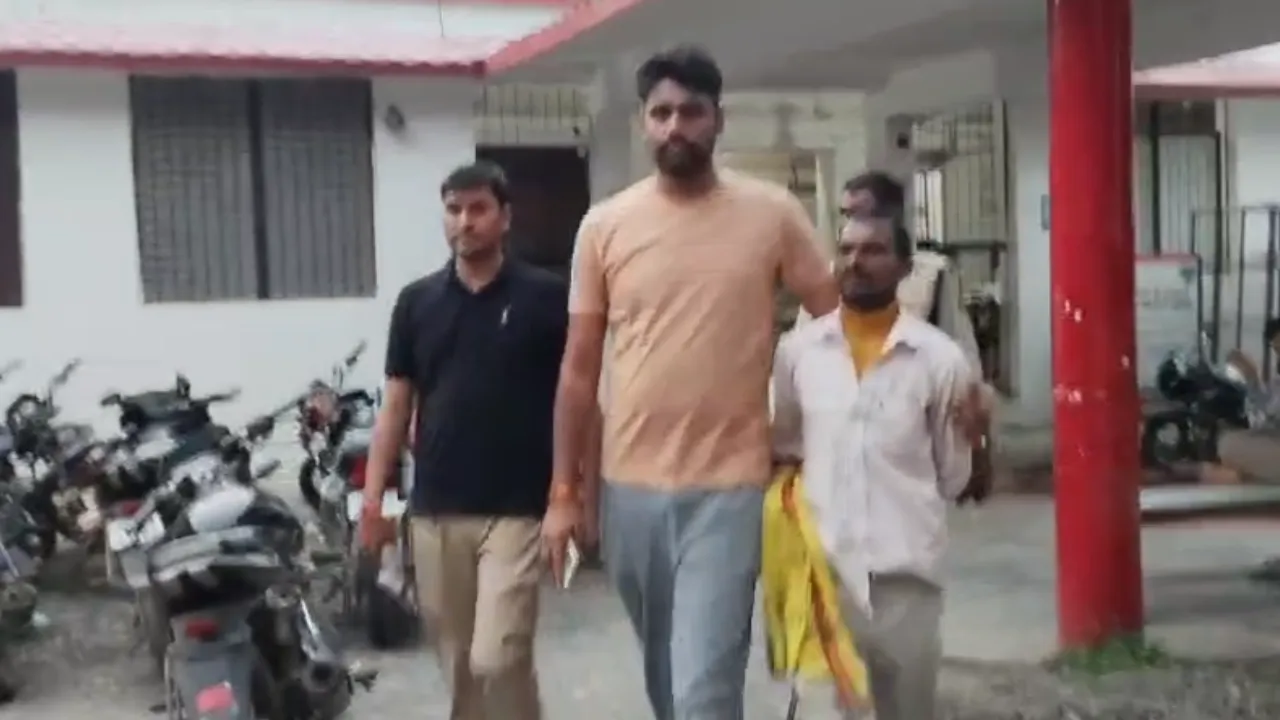 लकड़ी उठाने को लेकर विवाद, चचेरे भाई ने रॉड से किया हमला; महिला की मौत
