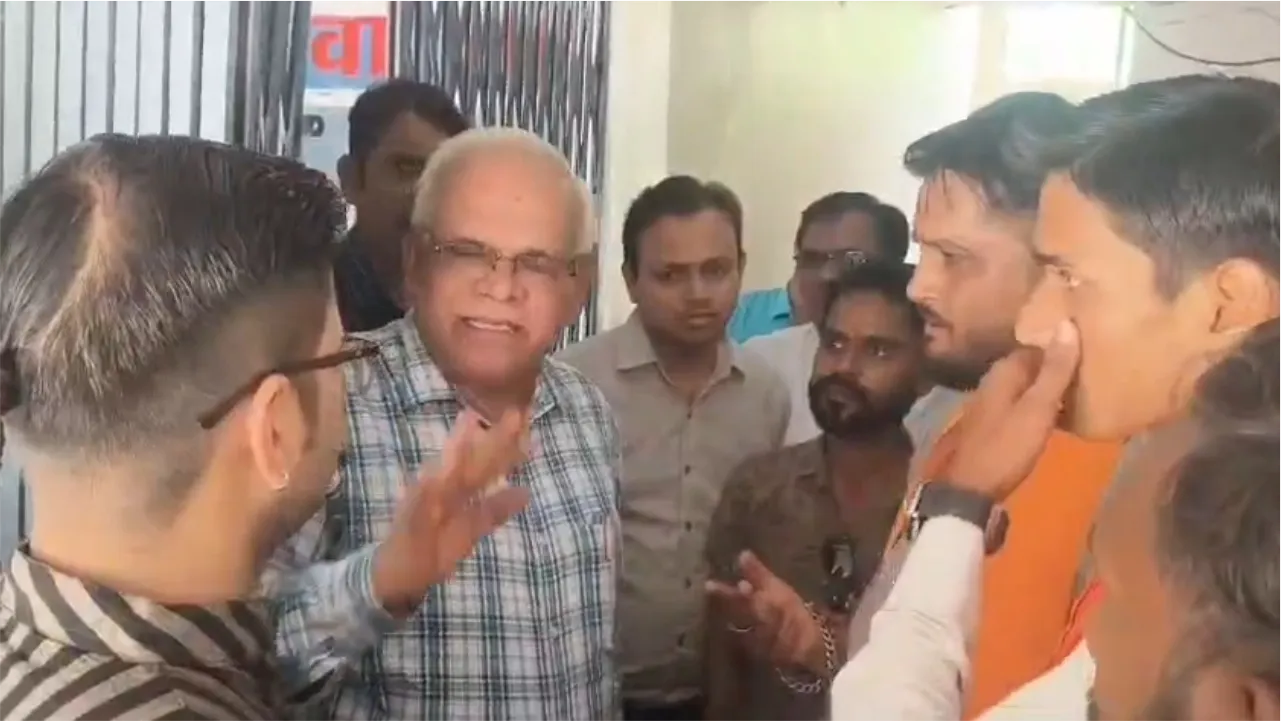स्टेडियम में लगी गणेश प्रतिमाओं की दुकानें हटाने पहुंची पुलिस, मूर्तिकारों ने जताई नाराजगी