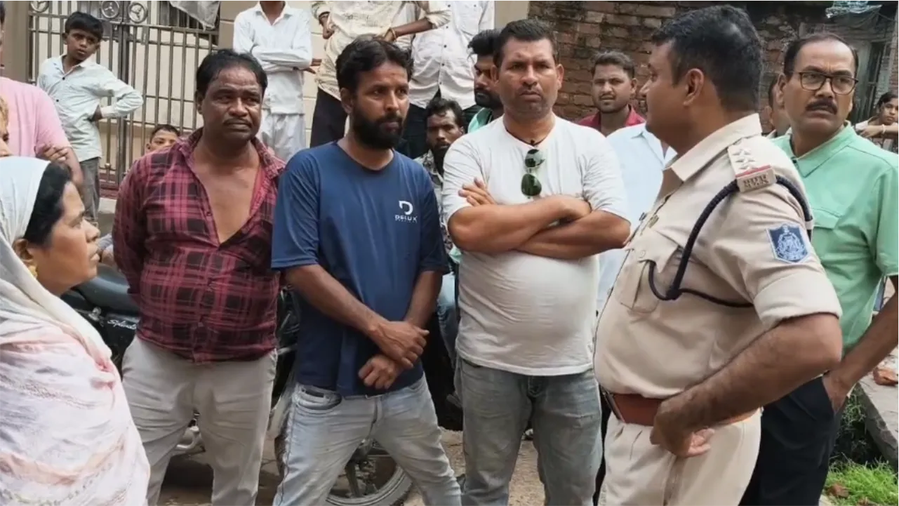 गणेश स्थापना को लेकर दो पक्षों में विवाद, पुलिस ने मौके पर पहुंचकर संभाला मामला
