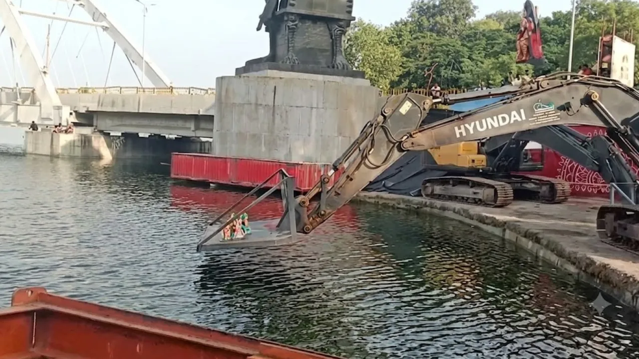 मूर्ति विसर्जन के लिए शहर के 7 प्रमुख घाटों पर चाक-चौबंद सुरक्षा व्यवस्था; 184 गोताखोर, क्रेन और पोकलेन तैनात