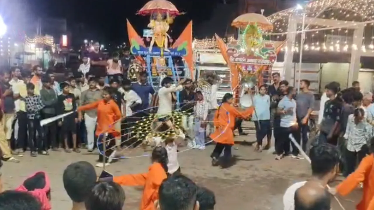 सतवास में सद्भावना क्लब का 34वां महा विसर्जन चल समारोह, रातभर गूंजे ढोल-नगाड़े