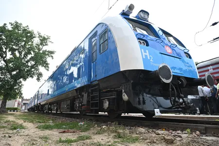 वैश्विक ऊर्जा झटकों के बीच मजबूत भारतीय अर्थव्यवस्था, वित्त वर्ष 27 में 6.9 प्रतिशत की दर से बढ़ने की उम्मीद: फिच