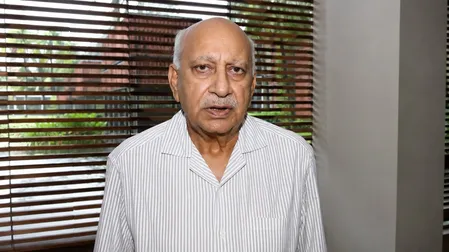 पीएम मोदी की विदेश नीति का मूल 'शांति' है, पेजेश्कियन से मुलाकात में दिया बड़ा संदेश : पूर्व एमओएस एमजे अकबर