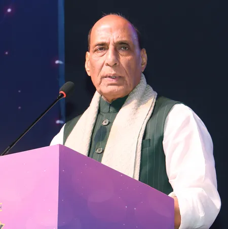 'मेक इन इंडिया, मेक फॉर इंडिया, मेक फॉर द वर्ल्ड' मैन्युफैक्चरिंग विजन का आधार होना चाहिए: राजनाथ सिंह