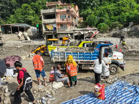 नेपाल बाढ़ के बाद पुनर्वास और पुनर्निर्माण पर फोकस, जनजीवन पटरी पर लाने की तैयारी