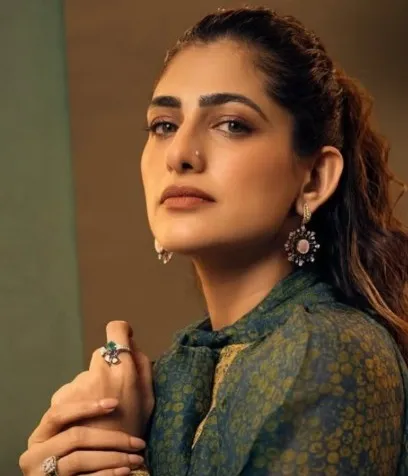 छोटी-छोटी चीजें भी हैं हिम्मत की निशानी, कुब्रा सैत ने फैंस को दिया खास मैसेज