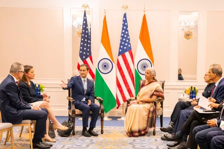 वित्त मंत्री निर्मला सीतारमण ने ग्लोबल कंपनियों के सीईओ को भारत में निवेश के लिए किया आमंत्रित