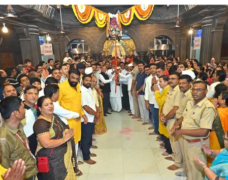 शिरडी में धूमधाम से मना नंदोत्सव, कीर्तन और दहीहांडी के साथ निकली रथ शोभायात्रा