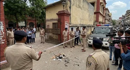 बिहार: पटना विश्वविद्यालय परिसर में देसी बम फेंका गया, पुलिस ने जांच शुरू की