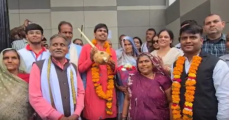 सुपरहिट गानों ने लिखी ब्लॉकबस्टर कहानी : 'हनुमान अंश' के भजनों ने दोहराया 'जय संतोषी मां' और 'कांतारा' का इतिहास सुपरहिट गानों ने लिखी ब्लॉकबस्टर कहानी : 'हनुमान अंश' के भजनों ने दोहराया 'जय संतोषी मां' और 'कांतारा' का इतिहास