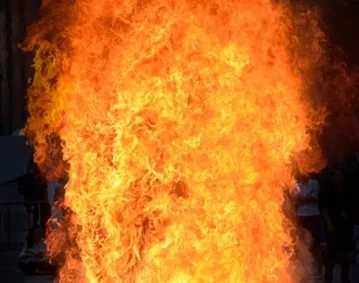 इंडोनेशिया के एक बाजार में लगी भीषण आग, 6 बच्चों समेत 11 की मौत
