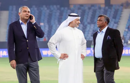 मोहसिन नकवी होंगे विमेंस एशिया कप के समापान समारोह में शामिल, ट्रॉफी को लेकर छिड़ सकता है विवाद मोहसिन नकवी होंगे विमेंस एशिया कप के समापान समारोह में शामिल, ट्रॉफी को लेकर छिड़ सकता है विवाद