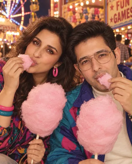 परिणीति चोपड़ा ने 80 के दशक के ट्रेंड में पति राघव चड्ढा से पूछा सवाल, हम पैदा होते ही क्यों नहीं मिले?