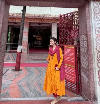 काम से छुट्टी मिलते ही टीम संग 'हनुमान अंश' देखने पहुंचीं निमरत कौर, फिल्म की जमकर की तारीफ