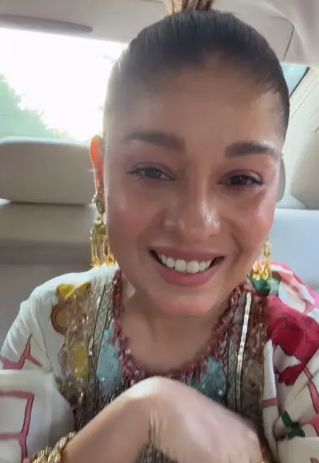 कश्मीर जाकर सुनिधि चौहान ने पूरा किया बचपन का सपना, बोलीं-'ऐसा लगता है जैसे मैं जन्नत में हूं'