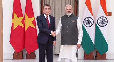 पीएम मोदी से मिले वियतनामी समकक्ष ले मिन्ह, द्विपक्षीय बैठक में साझेदारी मजबूत करने पर दिया गया जोर