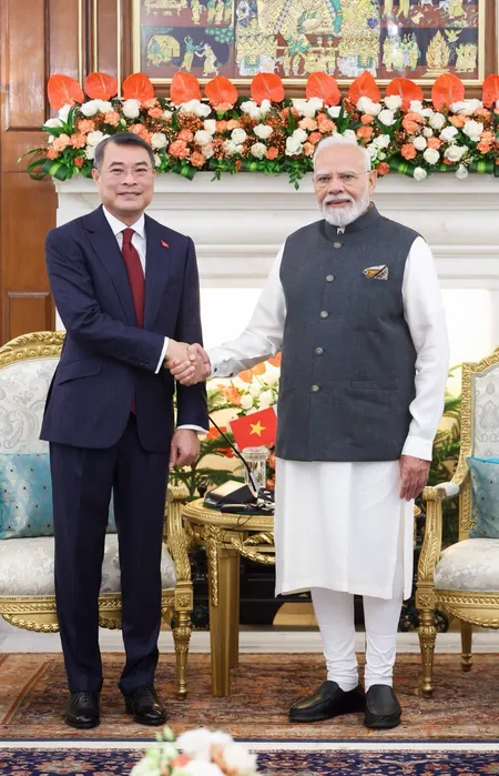 वियतनाम के साथ रक्षा और ऊर्जा समेत कई क्षेत्रों में सहयोग बढ़ाने पर की चर्चा : पीएम मोदी